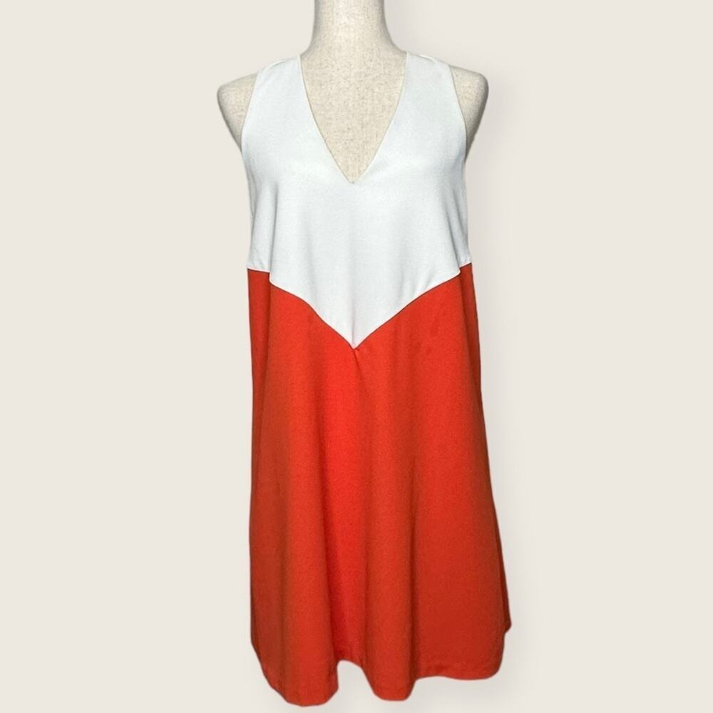 EUC | Alice + Olivia | Sleeveless V-Neck Dress | White/Orange | Small